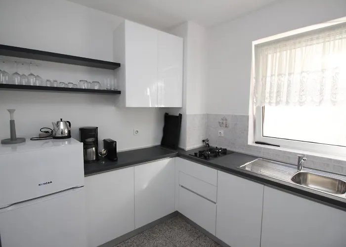 Milijana アパート プナト