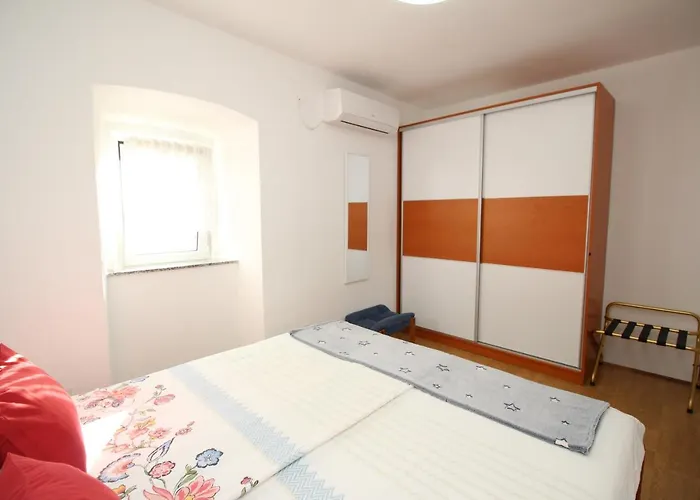 Milijana アパート